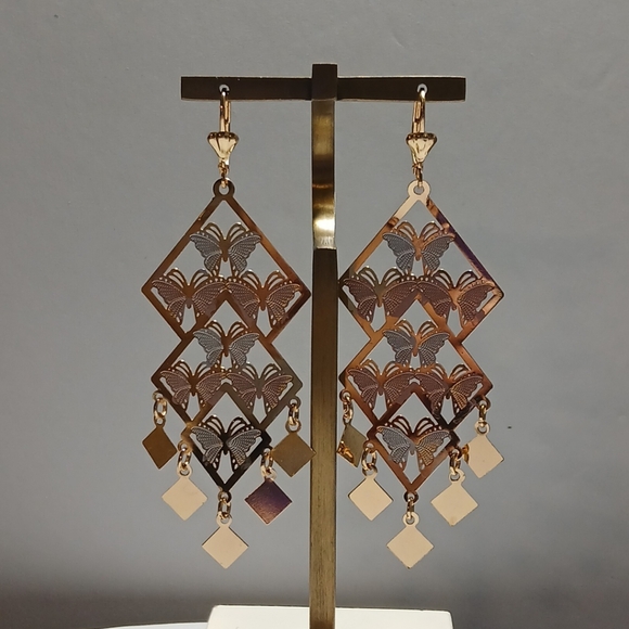 Butterfly  Earrings  Gold Layered Three Tones NWOT(ORO LAMINADO) - Picture 1 of 9